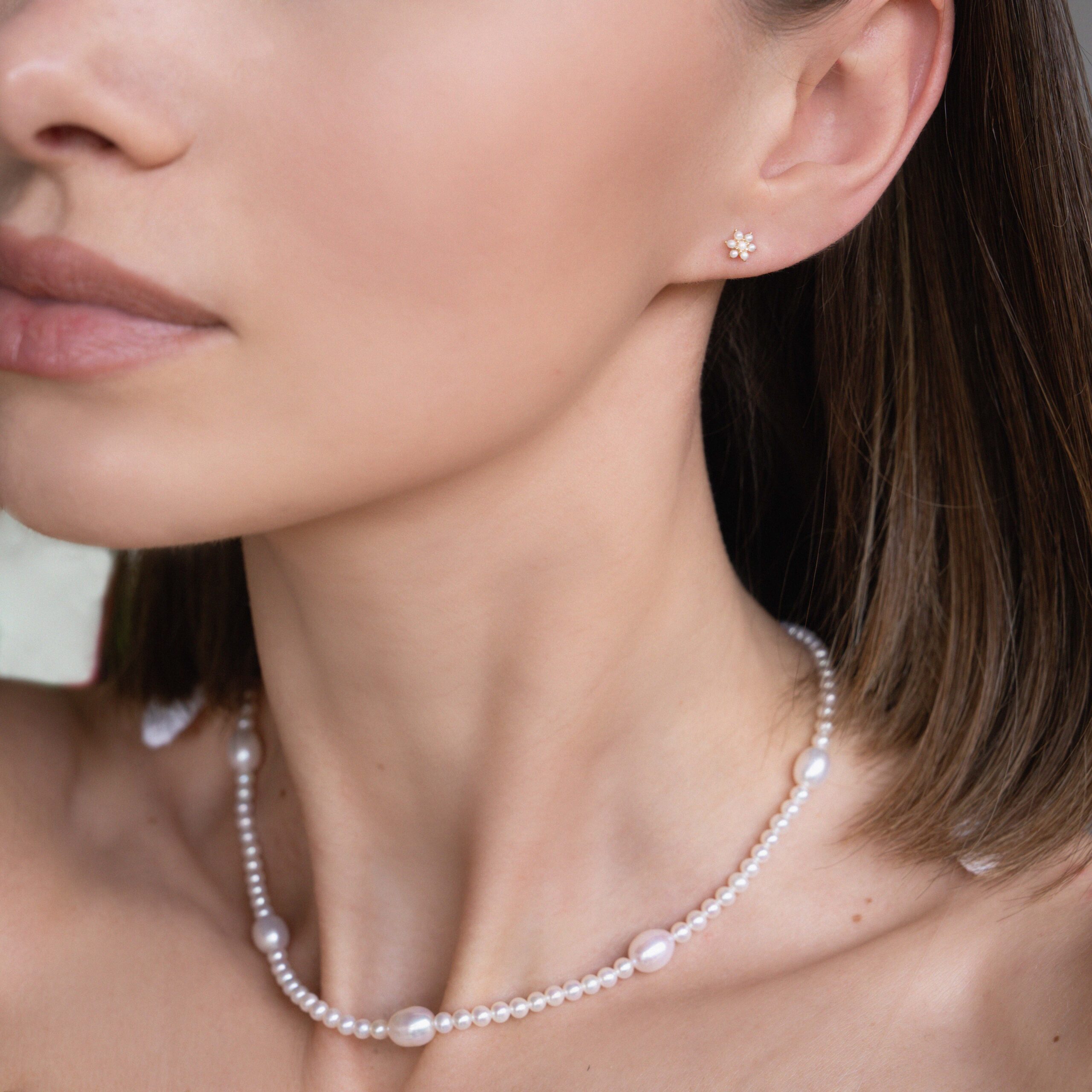 Colier Minimal cu perle albe de cultura de 3-7mm, inchizatoare din aur galben de 18k - imagine 2